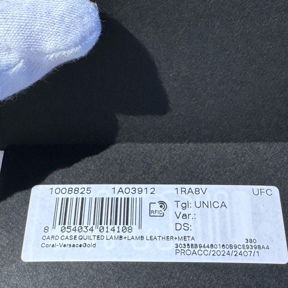 Versace Calfskin Quilted Medusa Card holder Full Inclusion - Picture 10 of 14